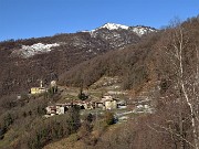 10 Catremerio (988 m) con vista in Pizzo Cerro (1285 m)